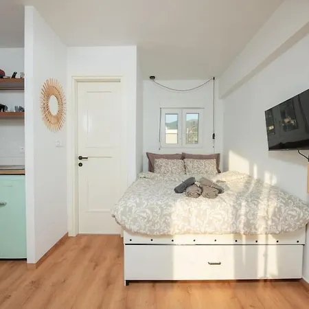 Mini Rooftop Apartment, In The Heart Of